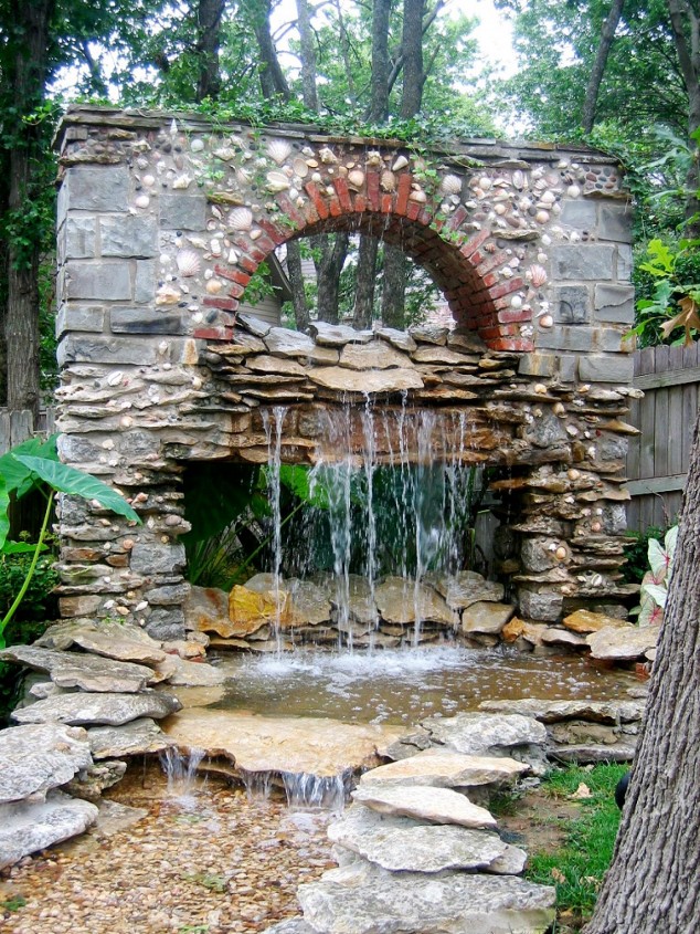  16 Unique Backyard Water Features That Will Leave You Speacheless