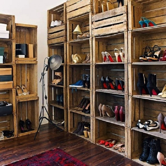 Repurpose old crates for a stylish shoe organizer 634x634 Youll Stop Throwing Old Wine Crates Immediately After Seeing These 17 Innovations