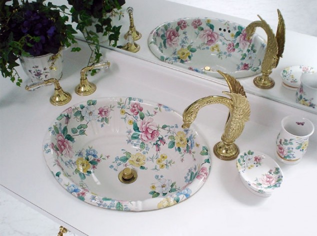 chintz painted flowered bathroom 634x471 18 Gracious Sinks It Would Be An Honor To Wash Your Hands Inside