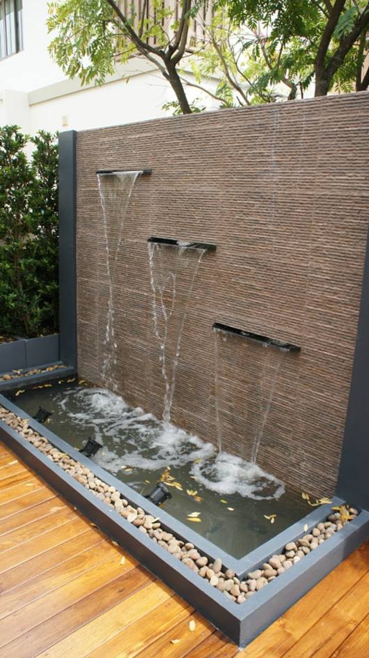 deco mur eau jardin 16 Unique Backyard Water Features That Will Leave You Speacheless