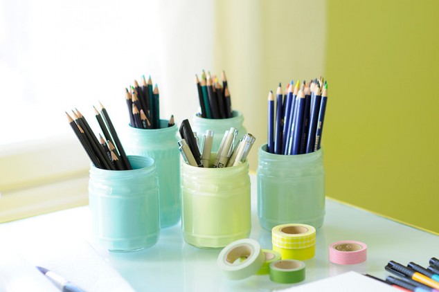 Unique Ideas How to Declutter Your Home With Little Struggle and In no Time painted pastel jars 634x422 Unique Ideas How to Declutter Your Home With Little Struggle and In no Time
