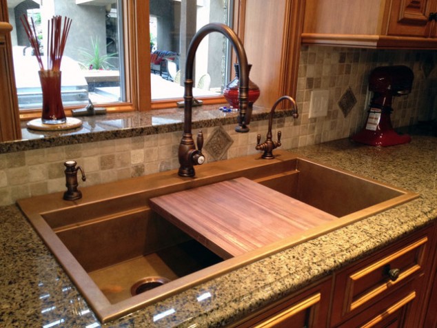 15 Ideas How To Maximize And Creatively Arrange The Space In Your Small Kitchen Classic Kitchen Sink Cutting Board1 634x476 15 Ideas How To Maximize And Creatively Arrange The Space In Your Small Kitchen