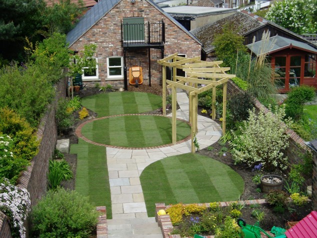 15 Big Ideas For Making The Most Out Of Your Small Garden exterior home landscape ideas garage japanese design idea enchanting s designs small home plans backyard garden ideas exterior home ideas with garden designs 634x476 15 Big Ideas For Making The Most Out Of Your Small Garden