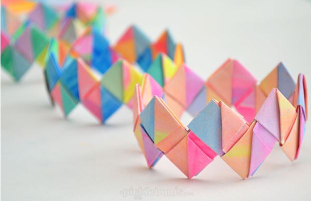 12 Of The Most Creative DIY Paper Crafts That Are Totally Adorable folded paper bracelets 12 Of The Most Creative DIY Paper Crafts That Are Totally Adorable