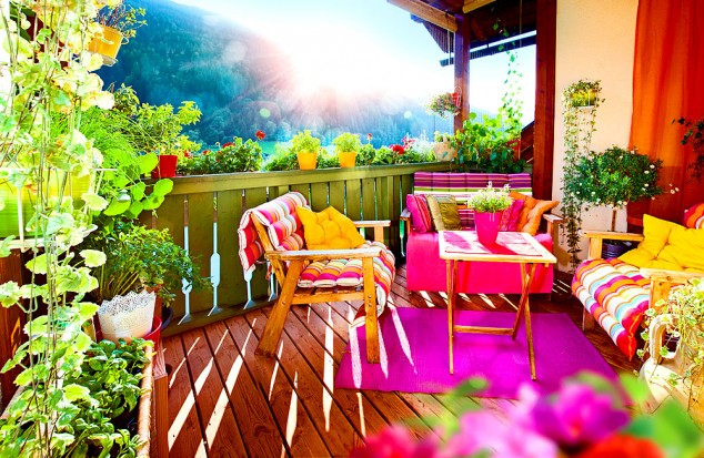 urlaub balkon 634x413 Make Your Balcony Look More Beautiful With These 15 Lovable Mini Gardens