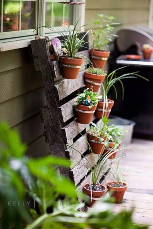 07 634x951 Enhance The Look Of Your Garden With 18 Cool DIY Projects That Wont Drain Your Wallet