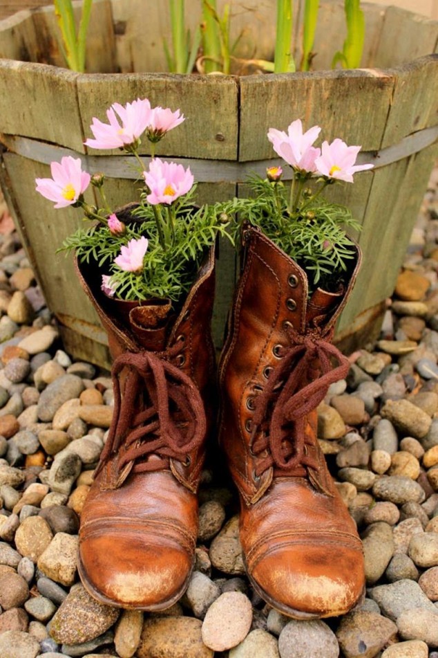 Enhance The Look Of Your Garden With 18 Cool DIY Projects That Wont Drain Your Wallet 20 Unique and Inspirational Flower Pot Ideas 9 634x951 Enhance The Look Of Your Garden With 18 Cool DIY Projects That Wont Drain Your Wallet