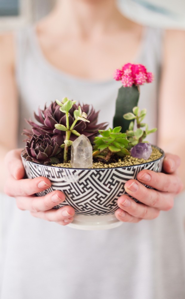 16 Inspirational Ideas How To Make A Perfect Terrarium On Your Own 37 620x1003 16 Inspirational Ideas How To Make A Perfect Terrarium On Your Own