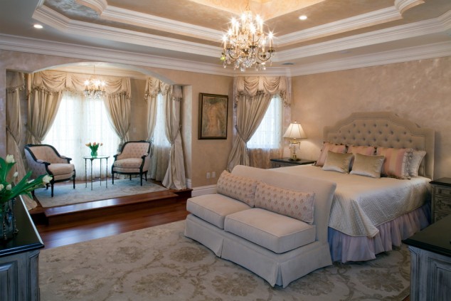 15 Elegant Crystal Chandeliers That Will Take Your Bedroom From Average To Amorous Engaging Bedroom Traditional design ideas for Ivory Drapes Decorating Ideas 634x423 15 Elegant Crystal Chandeliers That Will Take Your Bedroom From Average To Amorous
