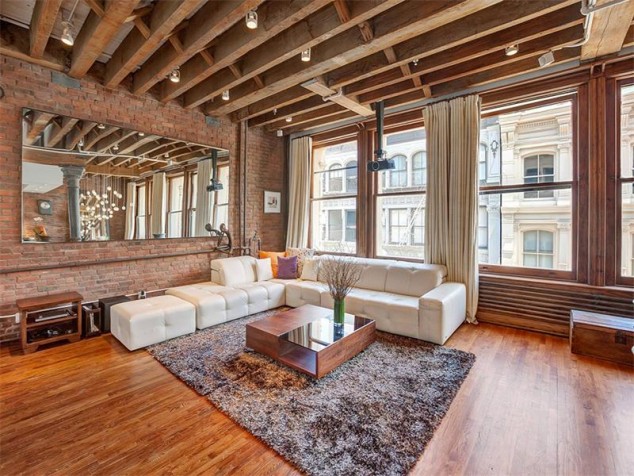 15 Fascinating Accent Brick Walls In The Interior Design That Will Elevate Your Creativity Loft v zhilom rayone Soho v NyuYorke 634x476 15 Fascinating Accent Brick Walls In The Interior Design That Will Elevate Your Creativity