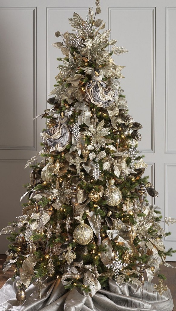 16 Ideas How To Decorate Your Christmas Tree And Bring The Magic Into Your Home b55e455d462ee9984883d4d8d9c8660f 582x1024 16 Ideas How To Decorate Your Christmas Tree And Bring The Magic Into Your Home