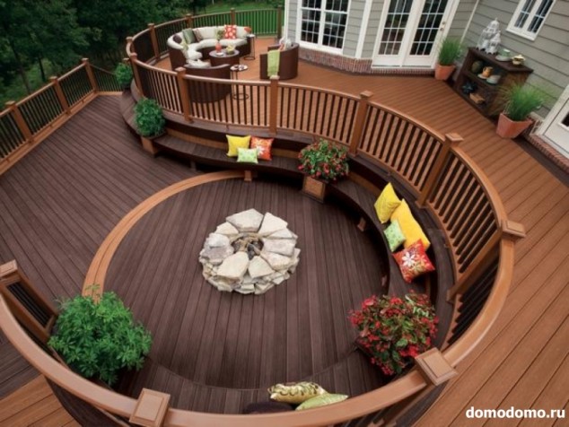 18 Impeccable Deck Design Ideas For The Patio That Add Value To Any Home terrasa sovremennogo doma 634x476 18 Impeccable Deck Design Ideas For The Patio That Add Value To Any Home
