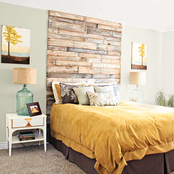 06 blogger DIY 12 Creative And Easy DIY Wood Plank Projects To Refresh Your Home