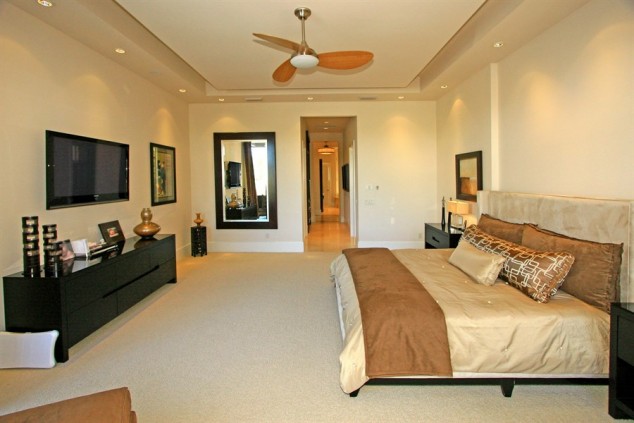 16 Contemporary And Modern Bedroom Designs With TV 10388756 634x423 16 Contemporary And Modern Bedroom Designs With TV