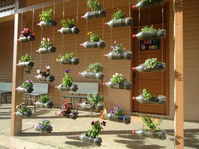 12 Ideas Which Materials to Use to Make A Vertical Garden 1acocaccc 634x476 12 Ideas Which Materials to Use to Make A Vertical Garden