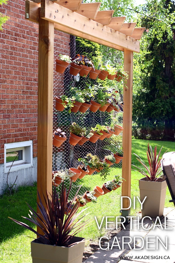 20 DIY Space Saving Vertical Garden Projects21 13 Inspiring Projects That Use Mini Terracotta Pots