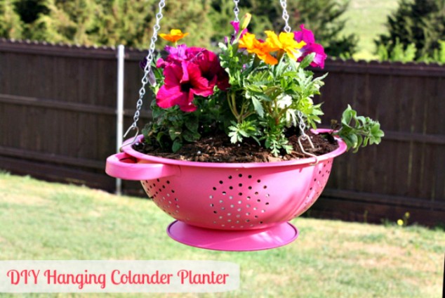 27 mommyskitchen 634x424 14 Clever Ideas How To Recycle Old Kitchenware Into Planters
