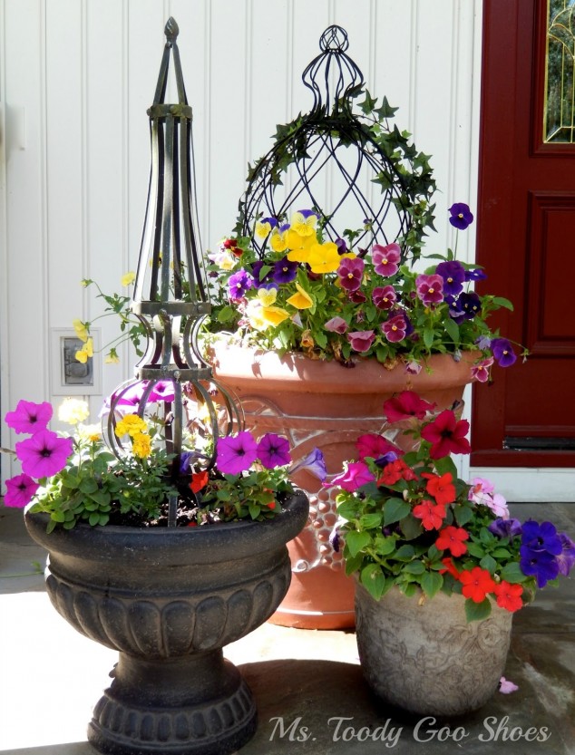15 Gorgeous Front Door Flower Decorations To Inspire You To Personalize Your Home DSCN6404 634x833 15 Gorgeous Front Door Flower Decorations To Inspire You To Personalize Your Home