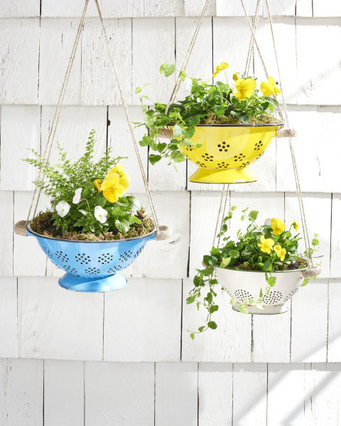 crafts flowers 0415 12 Excellent DIY Hanging Planter Ideas For Indoors And Outdoors