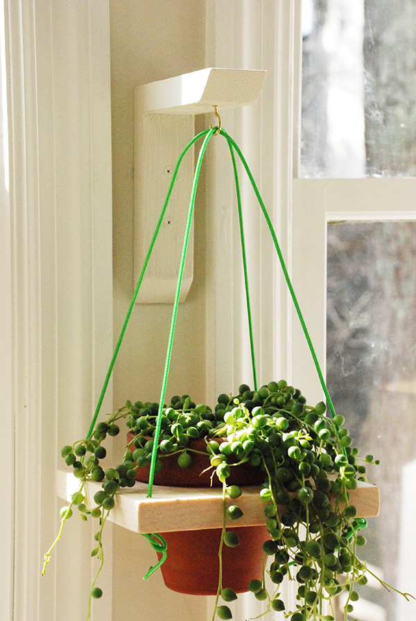 hanging planter hero4 12 Excellent DIY Hanging Planter Ideas For Indoors And Outdoors