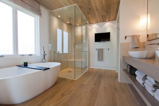 17 Extremely Modern Bathroom Designs That Exude Comfort And Simplicity lakeside summer home 13 634x423 17 Extremely Modern Bathroom Designs That Exude Comfort And Simplicity