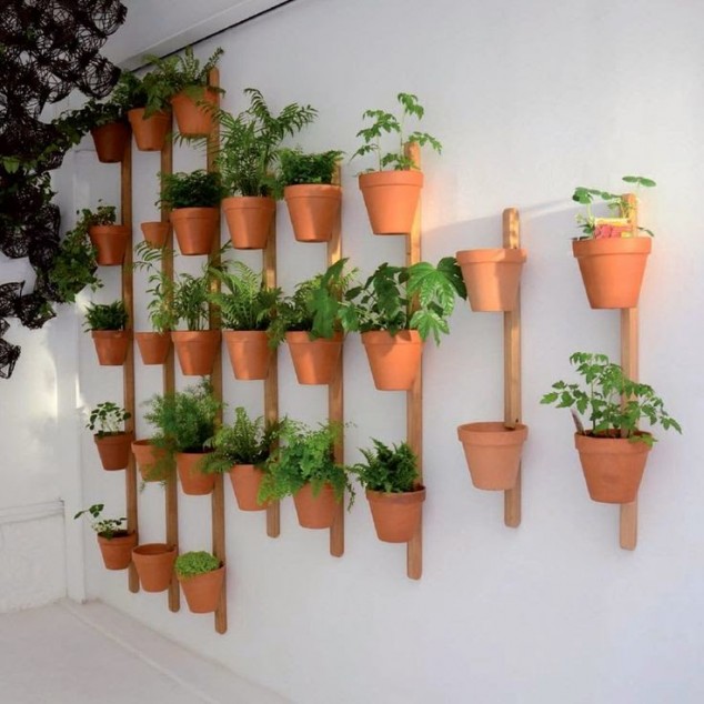 mcmaison2 634x634 12 Ideas Which Materials to Use to Make A Vertical Garden