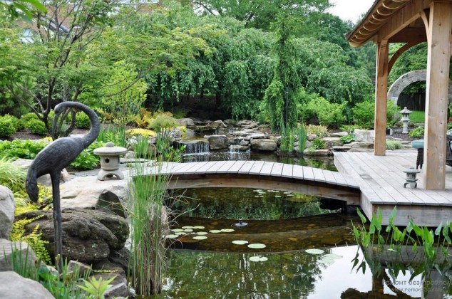 21 Brilliant Wooden Garden Bridges That Could Fill The Garden With Beauty And Charm 19 min41 634x420 21 Brilliant Wooden Garden Bridges That Could Fill The Garden With Beauty And Charm
