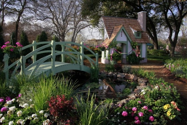 MonetFeatureShot 634x423 21 Brilliant Wooden Garden Bridges That Could Fill The Garden With Beauty And Charm