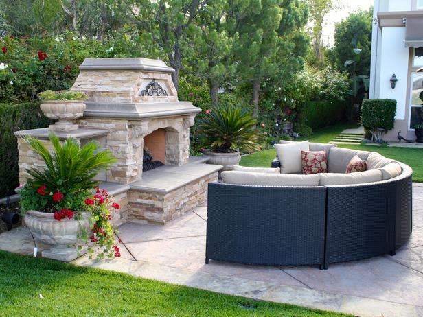 10 Imaginative Outdoor Structures That Add Visual Interest Original Scott Cohen Outdoor Fireplace Seating s4x3 lg 10 Imaginative Outdoor Structures That Add Visual Interest