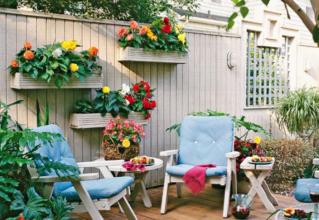 14 Cool Tiny Garden Decorations To Add Charm And Style Outdoors Small Space Garden Concepts nSIP867131 14 634x438 14 Cool Tiny Garden Decorations To Add Charm And Style Outdoors