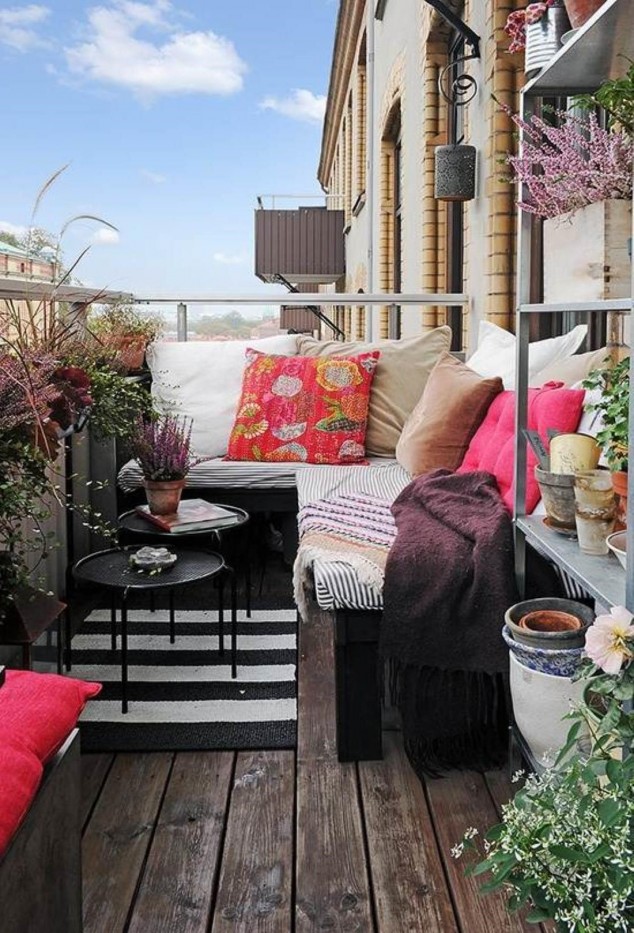apartment patio decorating ideas 634x933 15 Chic And Interesting Ideas For Your Balcony Floor