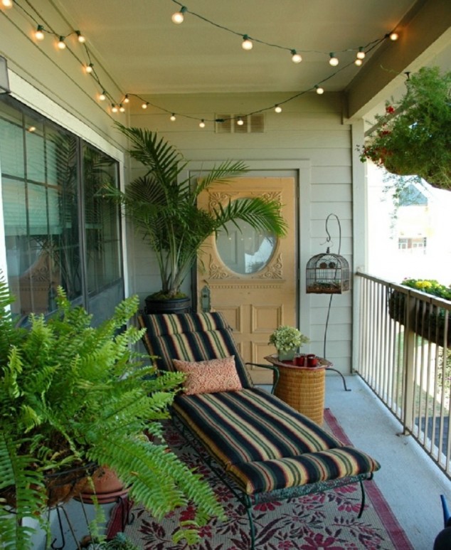 16 Modern Balcony Garden Ideas To Get Inspired From balcones pequeC3B1os tumbona alfombra 634x773 16 Modern Balcony Garden Ideas To Get Inspired From