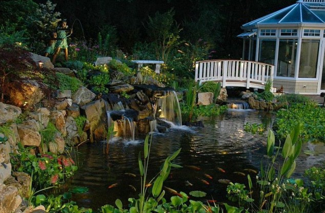 21 Brilliant Wooden Garden Bridges That Could Fill The Garden With Beauty And Charm mini poduri 5 634x415 21 Brilliant Wooden Garden Bridges That Could Fill The Garden With Beauty And Charm