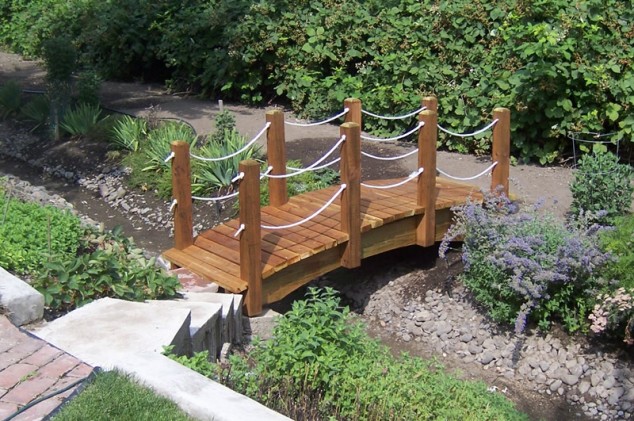 original 310712 oOT05NTh0N3Sa4LtkdjaEYxEf 634x421 21 Brilliant Wooden Garden Bridges That Could Fill The Garden With Beauty And Charm