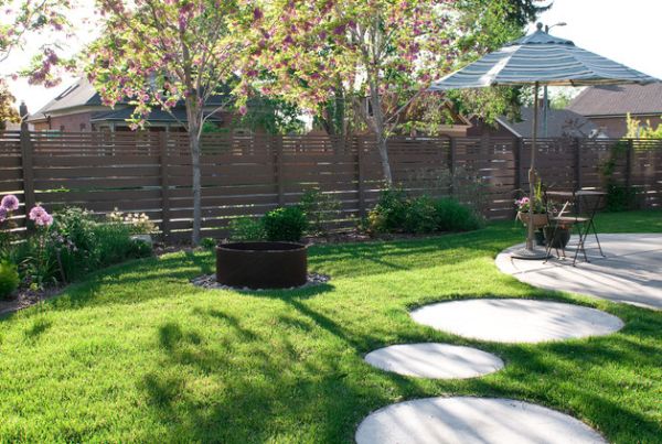 15 Creative Round Stepping Paths That Will Make Your Garden Beautiful And Remarkable round pathway walks 15 Creative Round Stepping Paths That Will Make Your Garden Beautiful And Remarkable