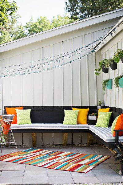 14 Comfy Seating Areas For Outdoors Back Porch DIY Pillows Large400 ID 784012 14 Comfy Seating Areas For Outdoors