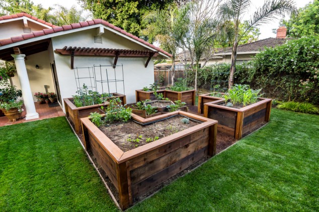 14 Stunning Raised Garden Beds For Growing Healthy Vegies Fabulous Unique Garden Decorations Decorating Ideas Images in Landscape Traditional design ideas 634x423 14 Stunning Raised Garden Beds For Growing Healthy Vegies