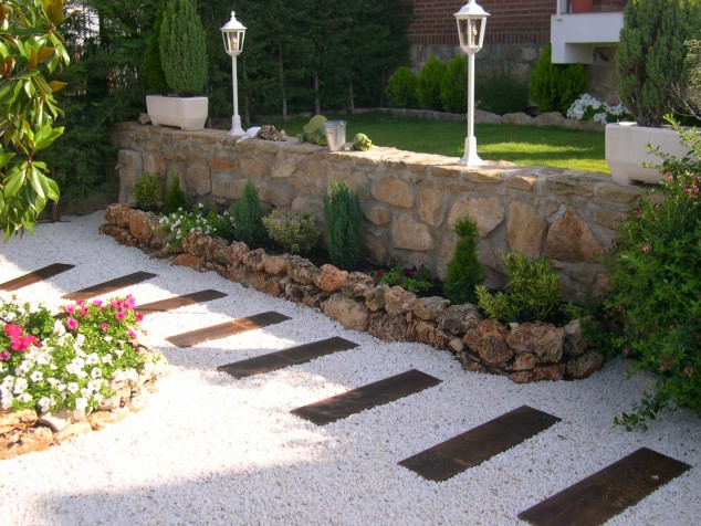 Fotos de diseC3B1o de jardines 634x476 15 Stylish Garden Designs That Use Stones And Rocks