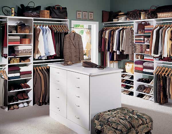 bedroom into walk in closet l 8bd1f99f7c2ad7b4 16 Мodern Аnd Stylish His And Hers Walk In Closets