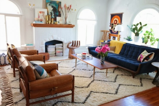 14 Inspirational Ideas To Add Rug In The Living Room d6628569b9072365e3208095fa9e2053 634x423 14 Inspirational Ideas To Add Rug In The Living Room