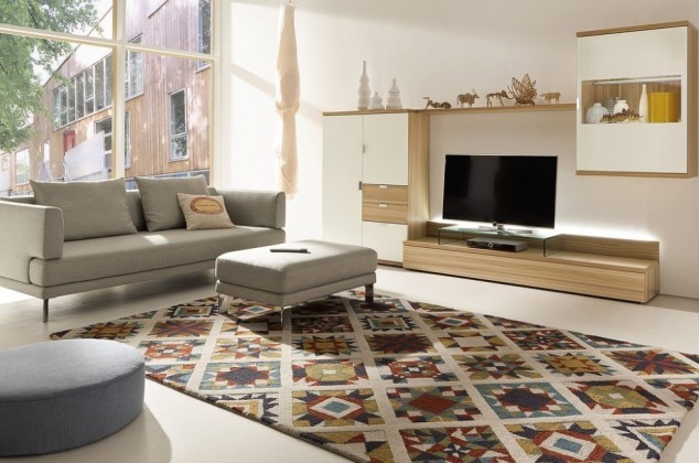 14 Inspirational Ideas To Add Rug In The Living Room pavimento e pareti chiare 634x420 14 Inspirational Ideas To Add Rug In The Living Room