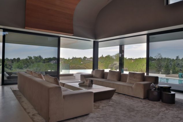 12 Glass Walls Living Room For Luxury Living 0 7d056 b5459303 orig 634x423 12 Glass Walls Living Room For Luxury Living