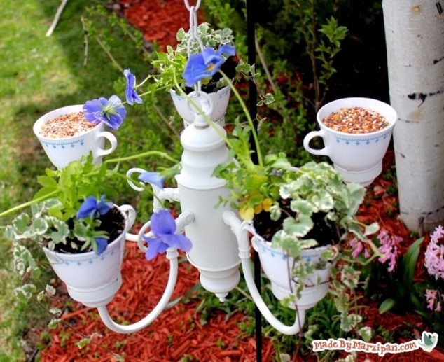 12 DIY Crafts What You Can Do With Old Chandelier 1dabb4d2841ab8bda256e32d01286909 634x517 12 DIY Crafts What You Can Do With Old Chandelier