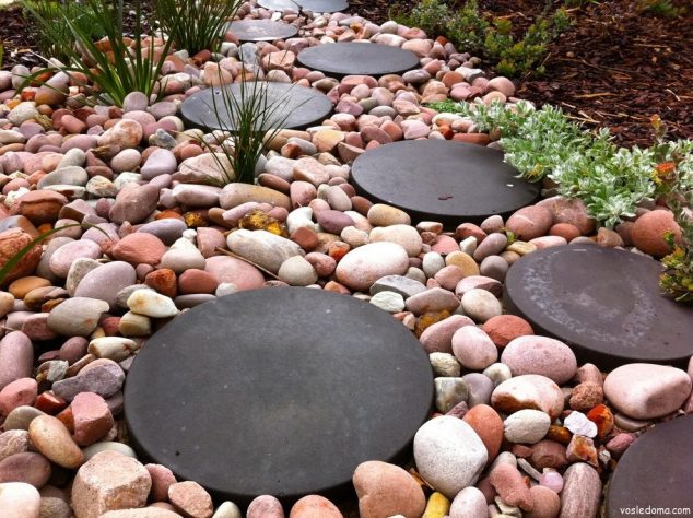 12 Inspiring Garden Stepping Pathways For Better Look 71 634x474 12 Inspiring Garden Stepping Pathways For Better Look