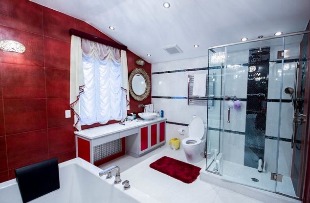 Glamorous NYC bathroom in red black and white 634x416 12 Red Accent Bathroom Ideas To Fall In Love With