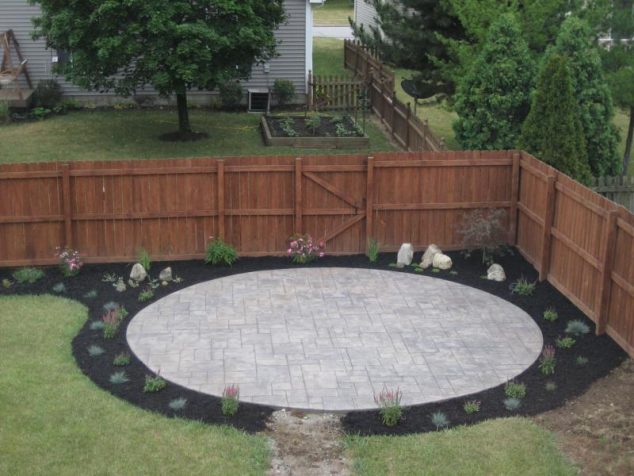 13 Circle Patio Ideas That Are Attractive For Your Eyes Grand Ashler Slate Circle.34223047 std 634x476 13 Circle Patio Ideas That Are Attractive For Your Eyes