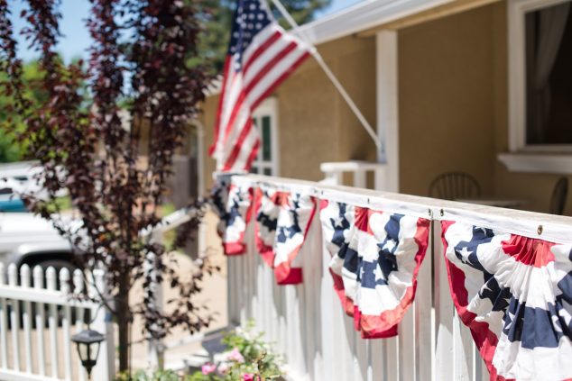 12 Patriotic Front Porch Ideas For Independence Day That You Can Do It In No time MemorialDayFlagBuntingPorch 7 634x423 12 Patriotic Front Porch Ideas For Independence Day That You Can Do It In No time