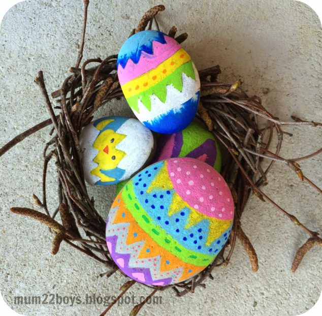 15 DIY Interestineg And Lively Crafts For Garden Art PC3A5skeC3A6g2Baf2Bsten 634x622 15 DIY Interestineg And Lively Crafts For Garden Art