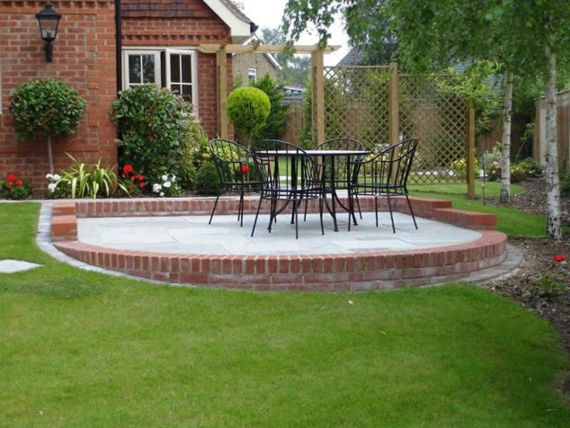 Stepped And Levelled Patio 634x476 13 Circle Patio Ideas That Are Attractive For Your Eyes