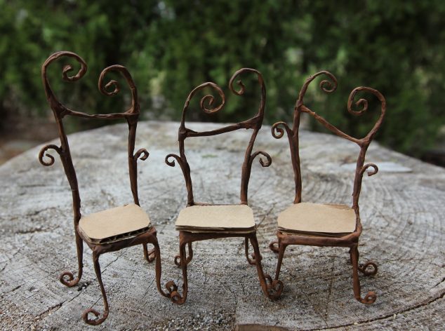 16 DIY Cute Fairy Garden And Fairy Garden Furniture That Will Make You Say Wow fairy chair tutorial fairy garden house miniature from beneath the ferns beneaththeferns fairyfurniture 17 634x472 16 DIY Cute Fairy Garden And Fairy Garden Furniture That Will Make You Say Wow